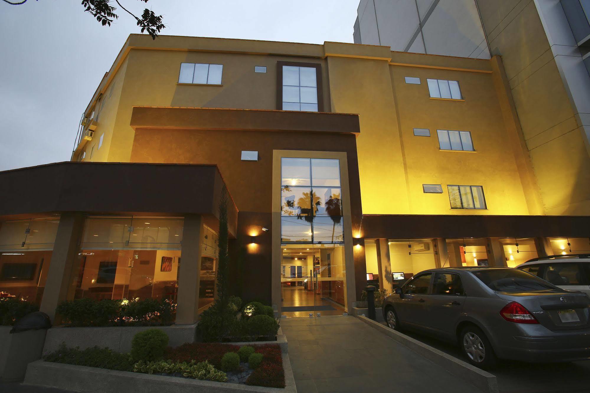Casa Andina Standard Miraflores San Antonio リマ エクステリア 写真